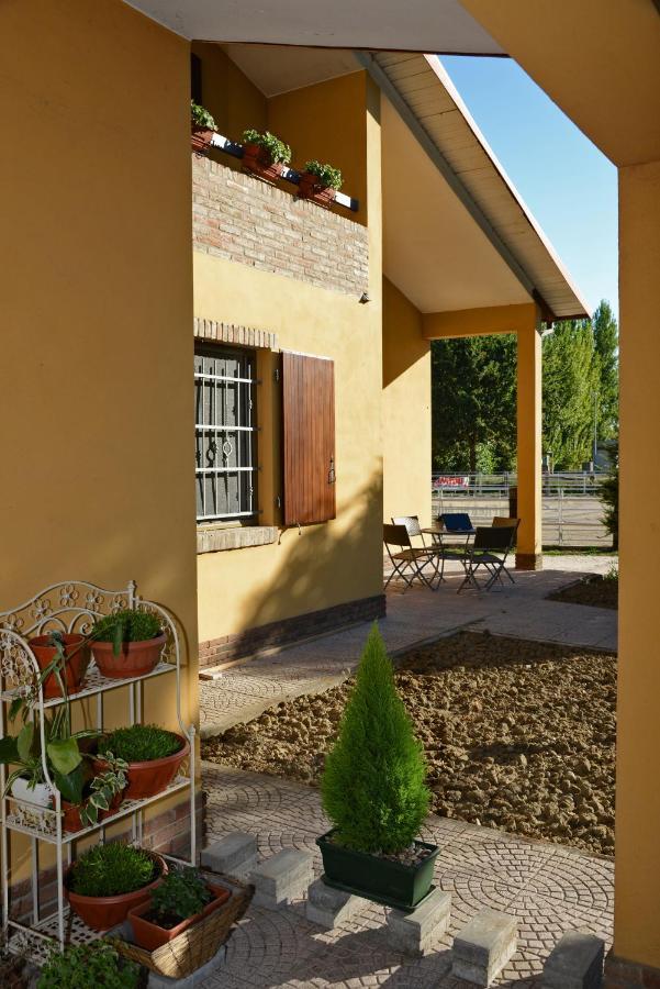 Pidkova Hotell Modena Exteriör bild
