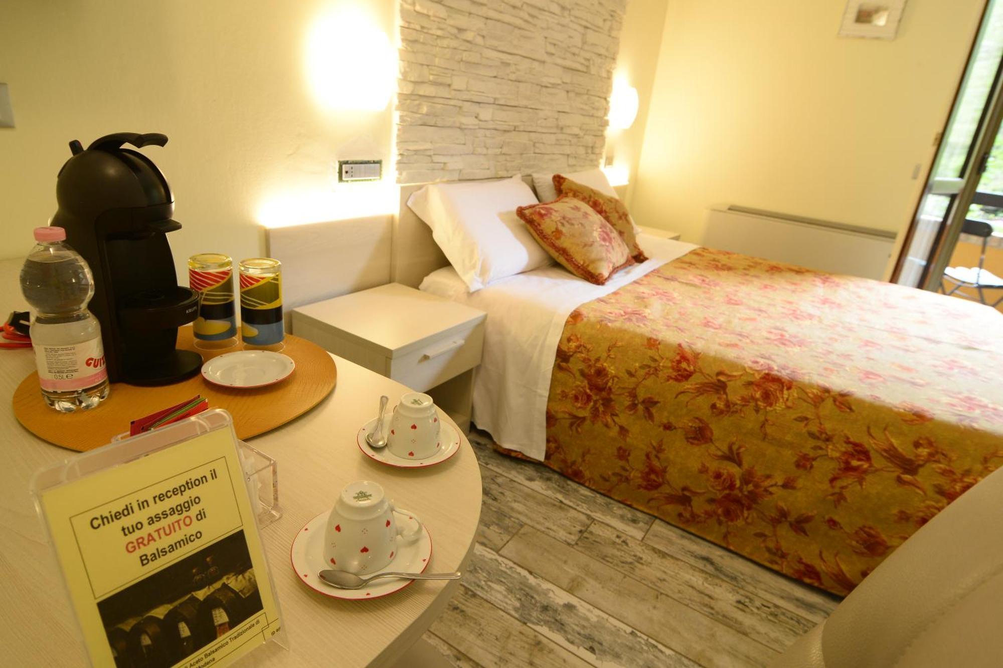 Pidkova Hotell Modena Exteriör bild
